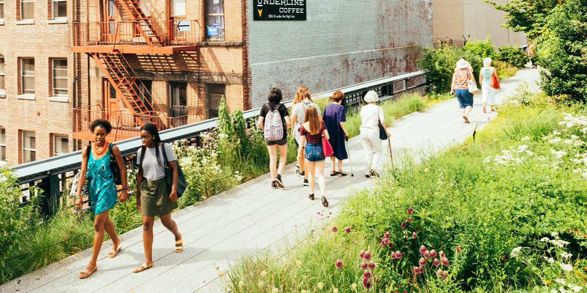 High Line, People Walking on the High Line, High Line New York City, High Line NYC 